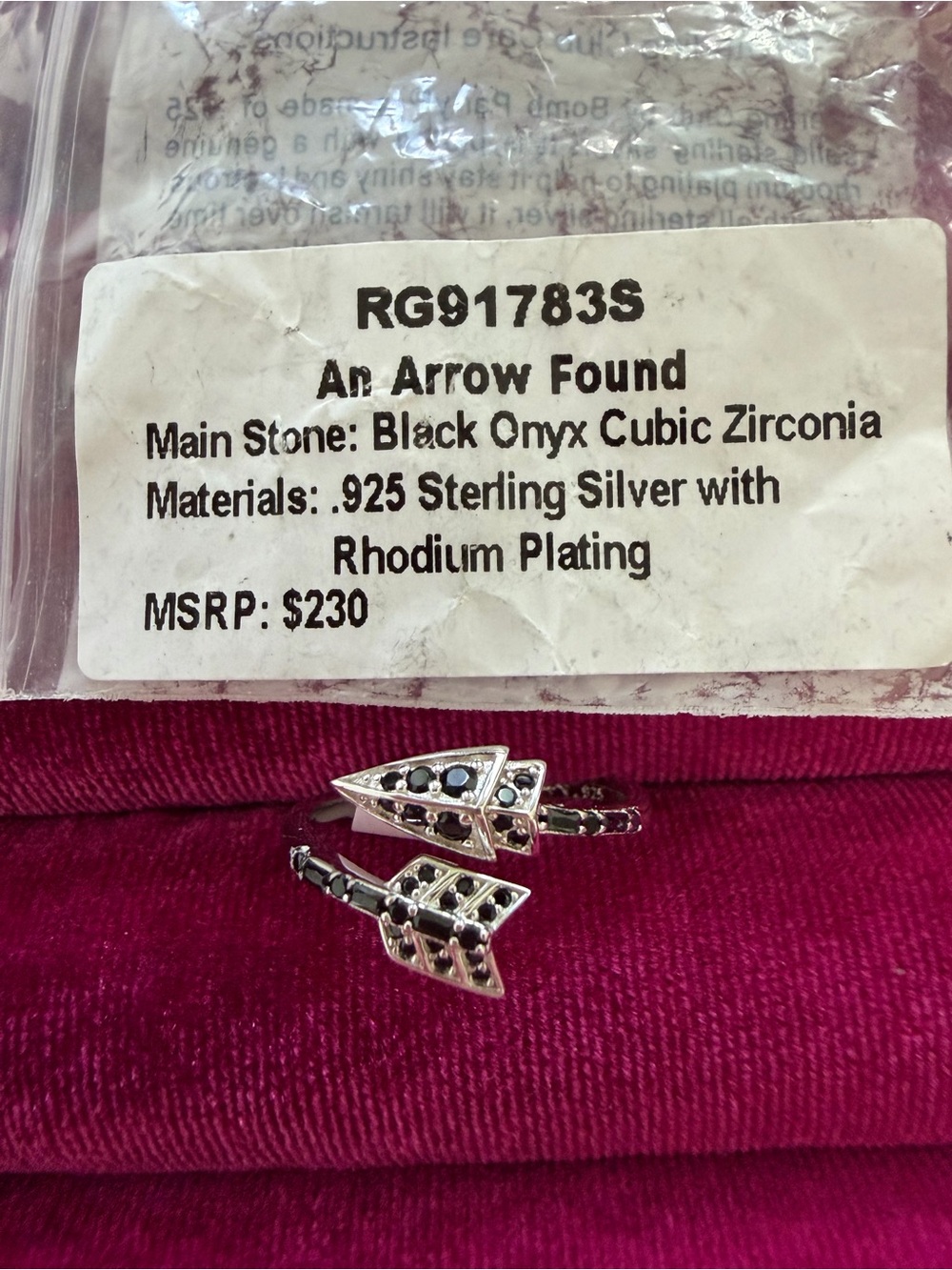 An Arrow Found Black Onyx Cubic Zirconia Sterling Silver Ring SIZE8